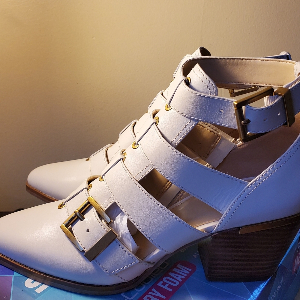 Sandal